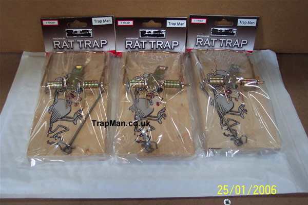 pack of three wooden rat traps